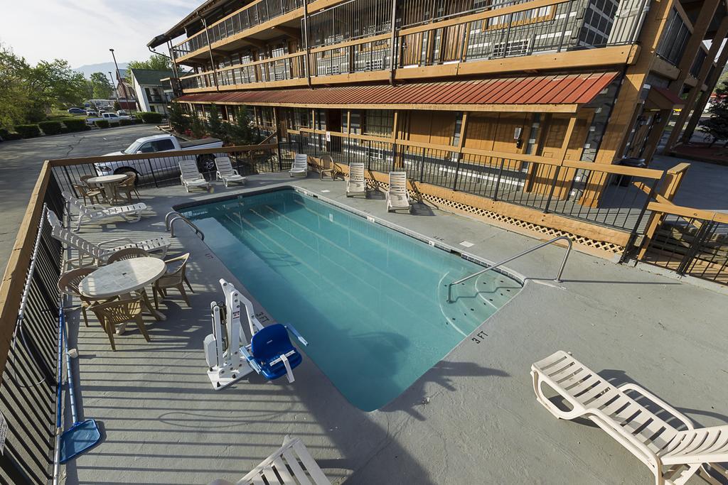 Timbers Lodge Pigeon Forge Bagian luar foto